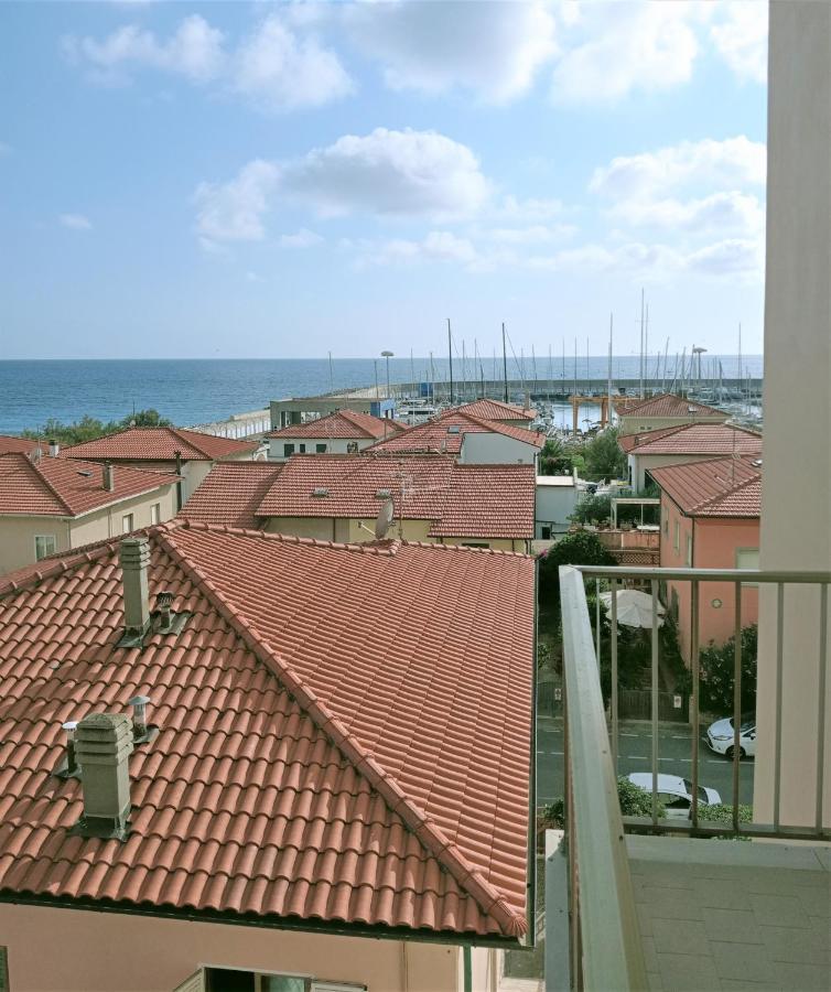 Appartamento A 50 Mt Dal Mare Розіньяно-Солвей Екстер'єр фото